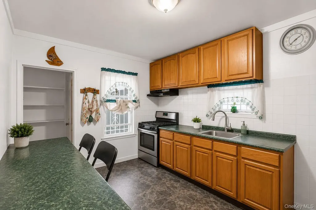 212-16 93rd Avenue Queens Village NY 11428