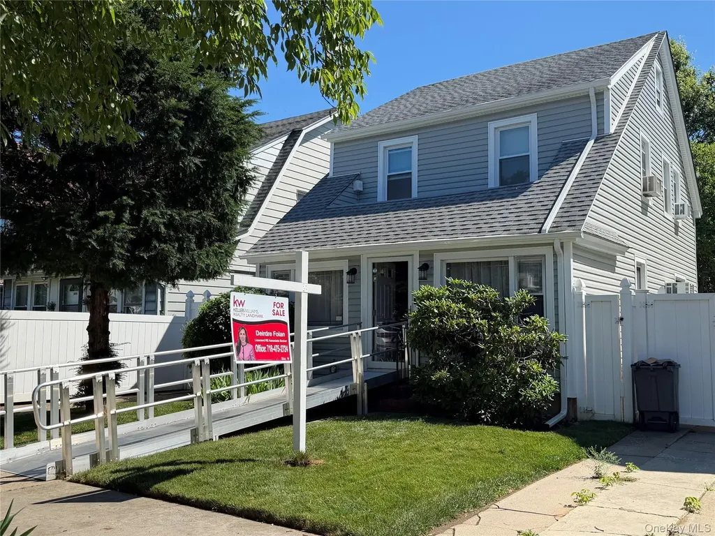 93-27 215th Place Queens Village NY 11428