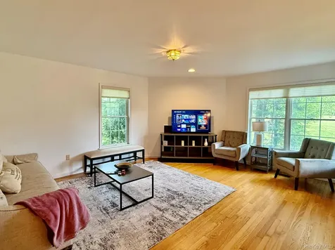 68 Rosemary Way Rhinebeck NY 12572