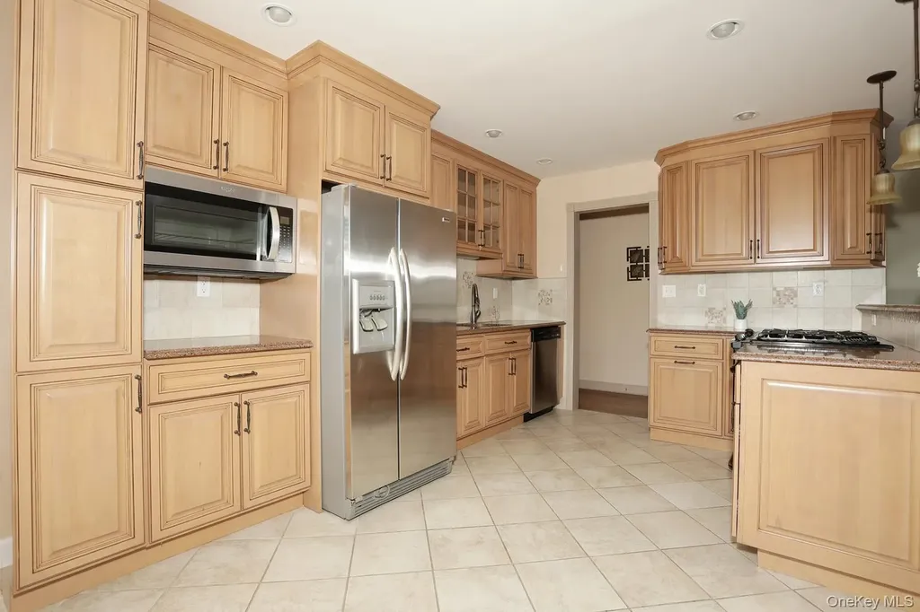 231 N Middletown Road Pearl River NY 10965