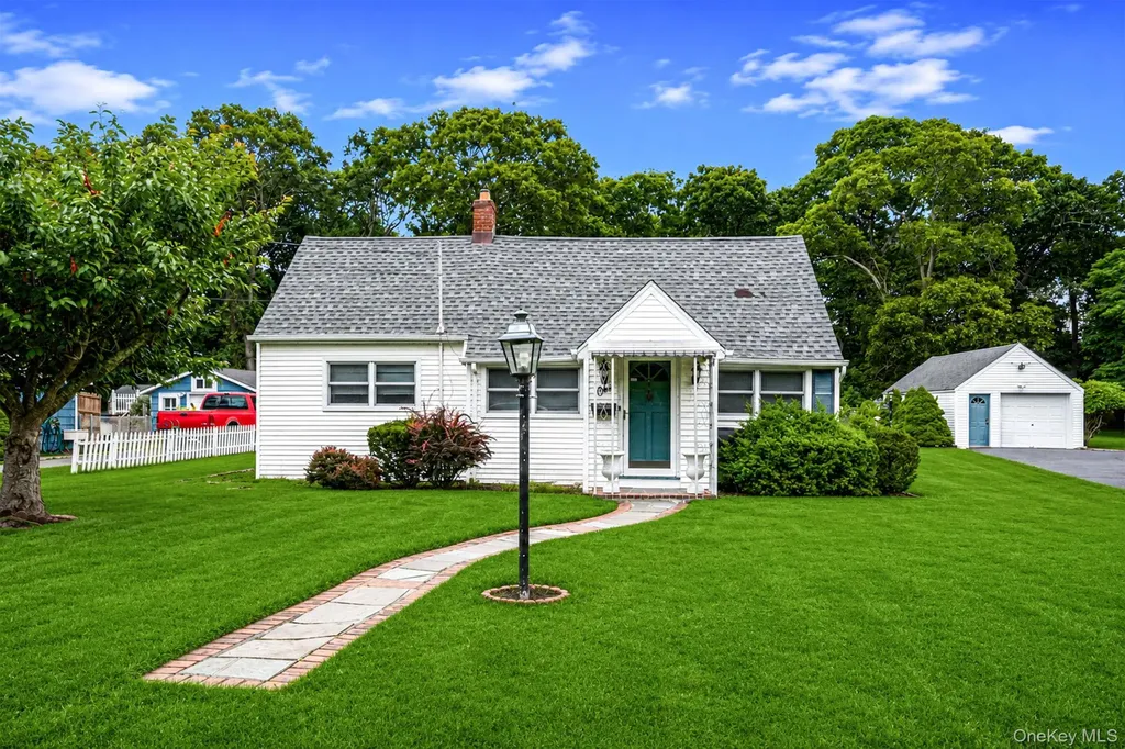 1 E Jackwill Road East Patchogue NY 11772