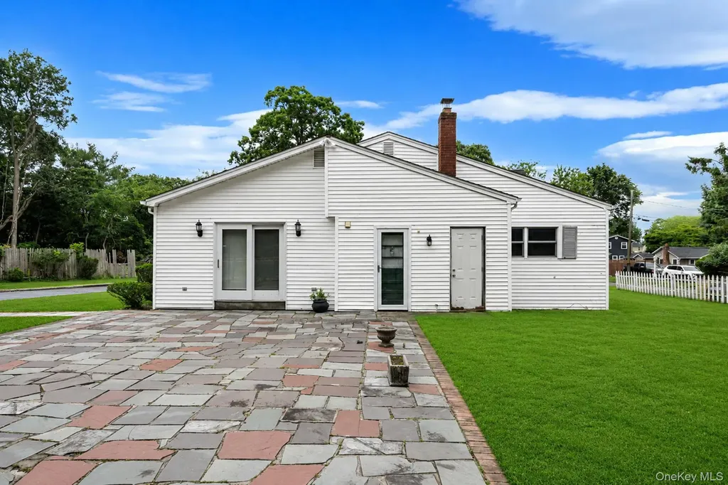 1 E Jackwill Road East Patchogue NY 11772