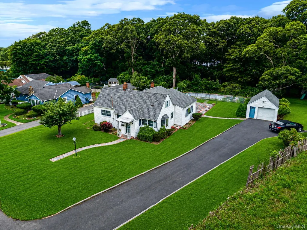 1 E Jackwill Road East Patchogue NY 11772