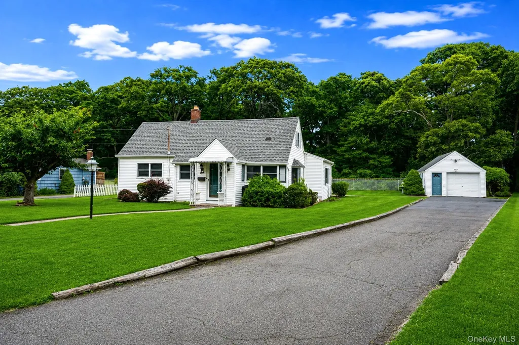 1 E Jackwill Road East Patchogue NY 11772