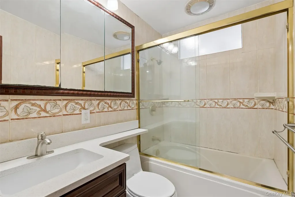 300 Ellen Place Jericho NY 11753