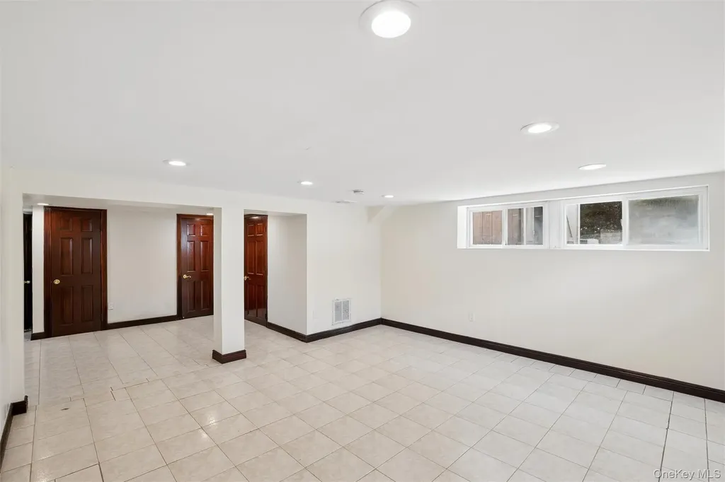300 Ellen Place Jericho NY 11753