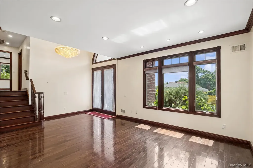 300 Ellen Place Jericho NY 11753