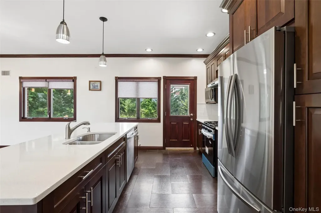 300 Ellen Place Jericho NY 11753
