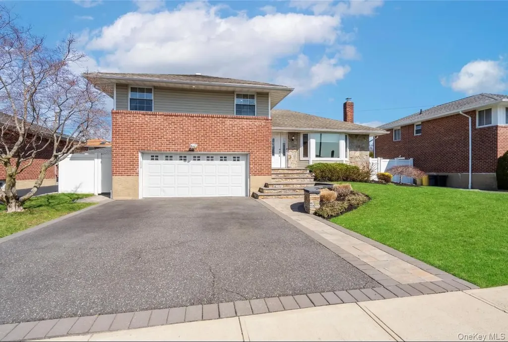 30 Deborah Road Syosset NY 11791