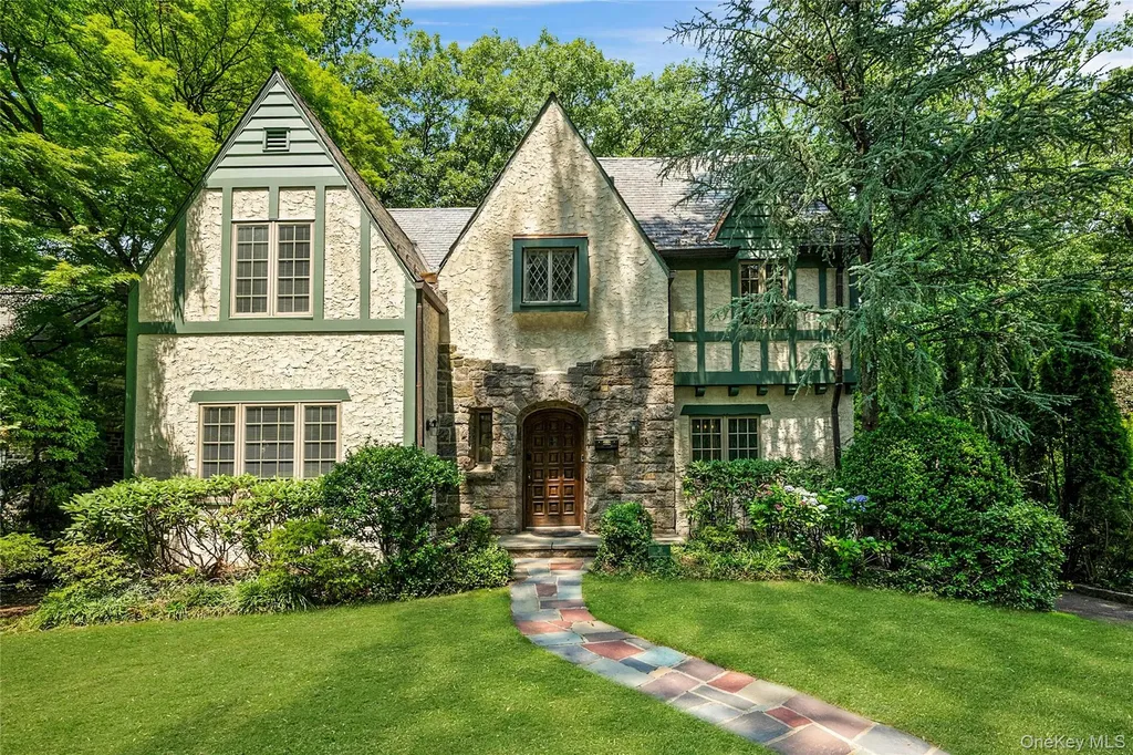 36 Ridge Road New Rochelle NY 10804
