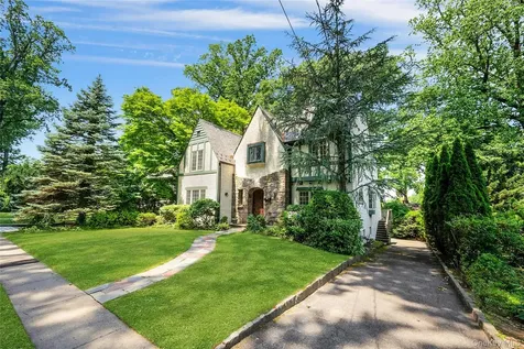 36 Ridge Road New Rochelle NY 10804