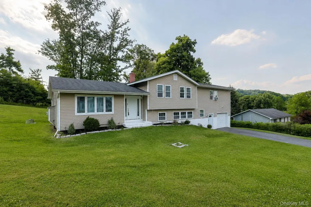 1 Forest Lane Salisbury Mills NY 12577
