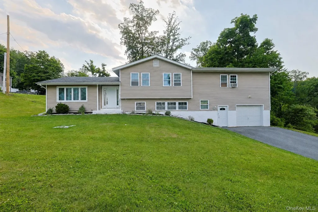 1 Forest Lane Salisbury Mills NY 12577