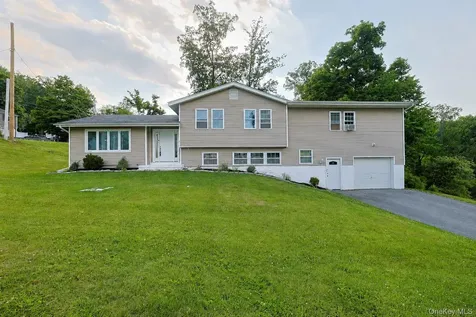 1 Forest Lane Salisbury Mills NY 12577