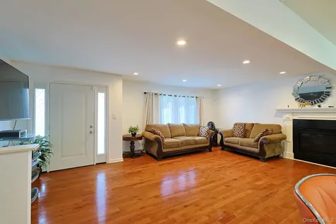 1 Forest Lane Salisbury Mills NY 12577