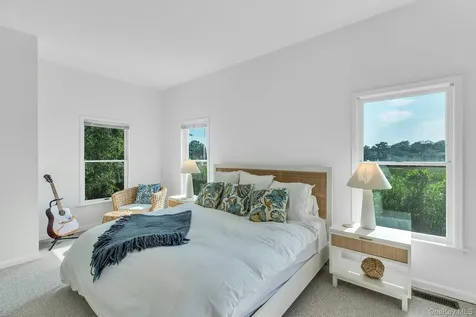 56 S Country Road Westhampton NY 11977