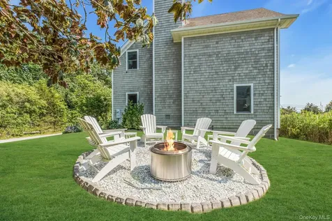 56 S Country Road Westhampton NY 11977