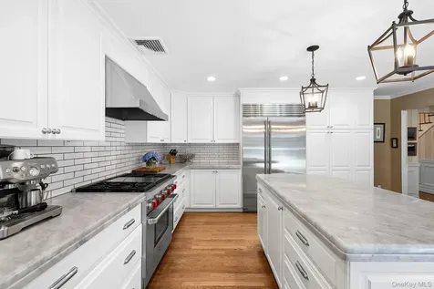 855 Orchard Lane Upper Brookville NY 11771