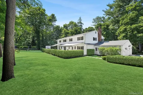855 Orchard Lane Upper Brookville NY 11771