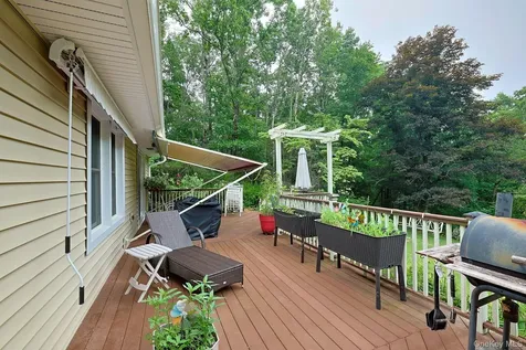 408 Field Road Red Hook NY 12571