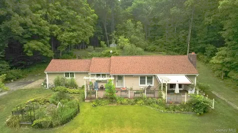 408 Field Road Red Hook NY 12571