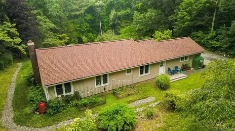 408 Field Road Red Hook NY 12571
