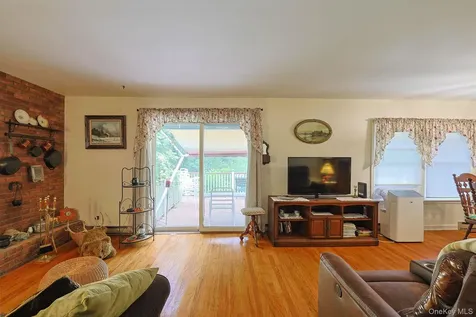 408 Field Road Red Hook NY 12571