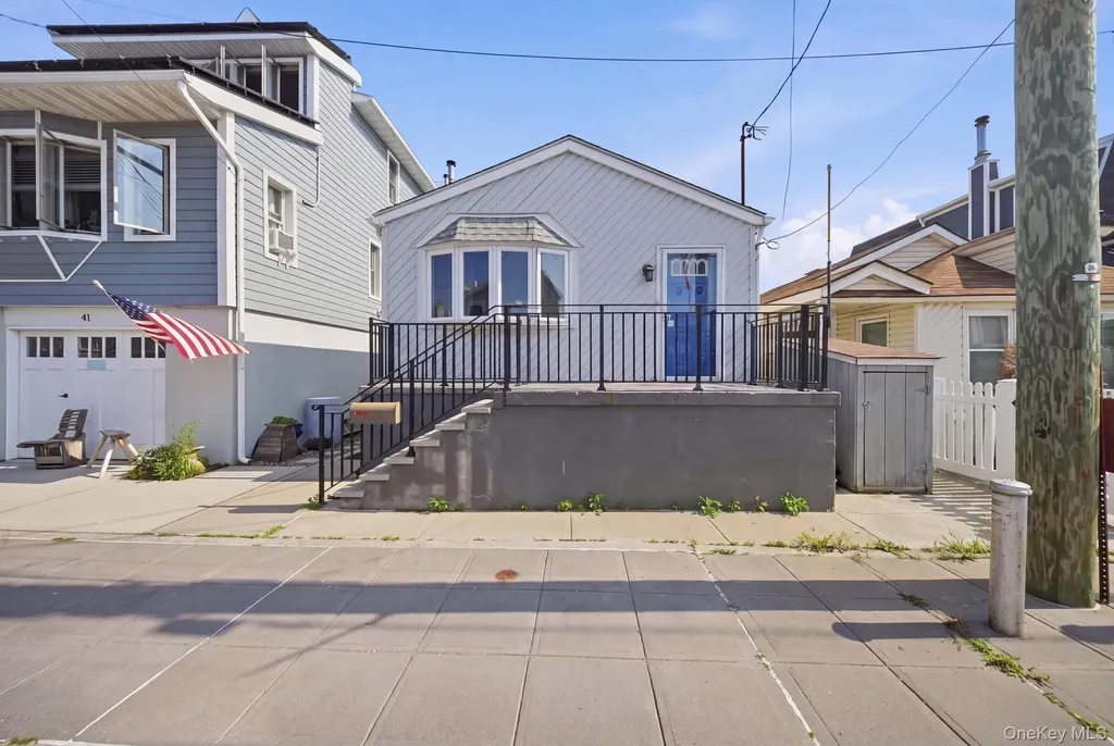 39 W 11th Road Far Rockaway NY 11693