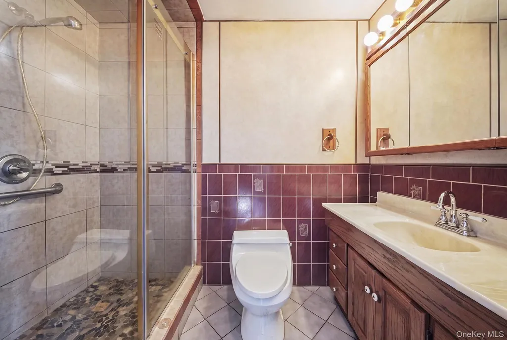 39 W 11th Road Far Rockaway NY 11693
