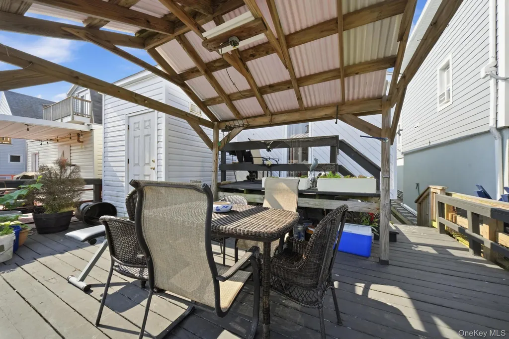 39 W 11th Road Far Rockaway NY 11693
