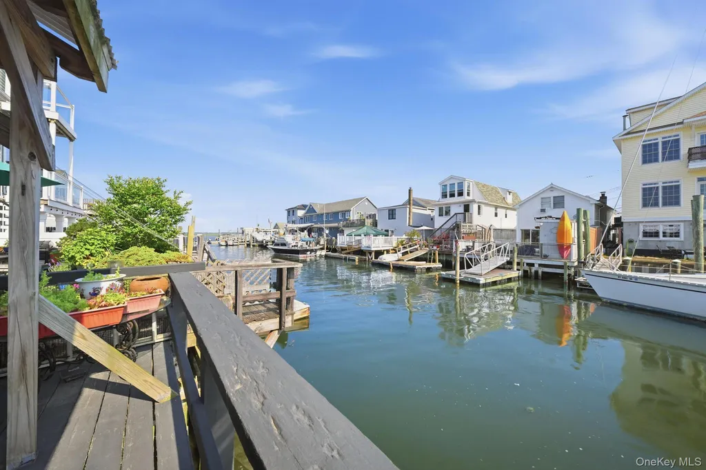 39 W 11th Road Far Rockaway NY 11693