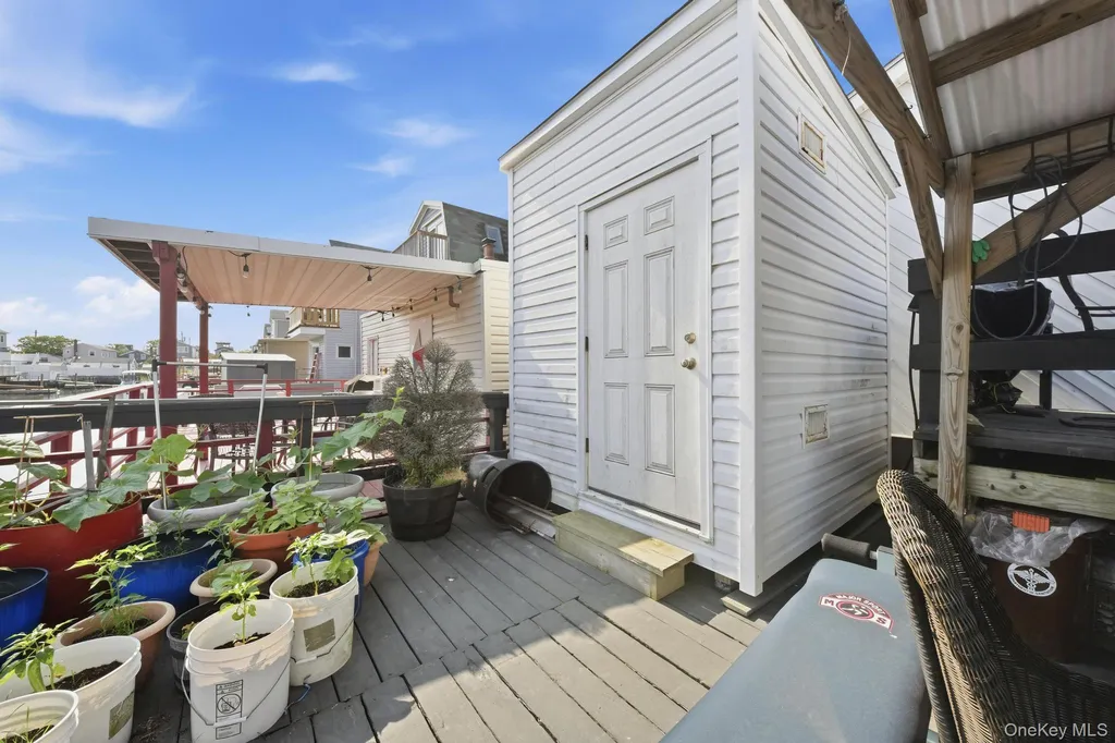39 W 11th Road Far Rockaway NY 11693