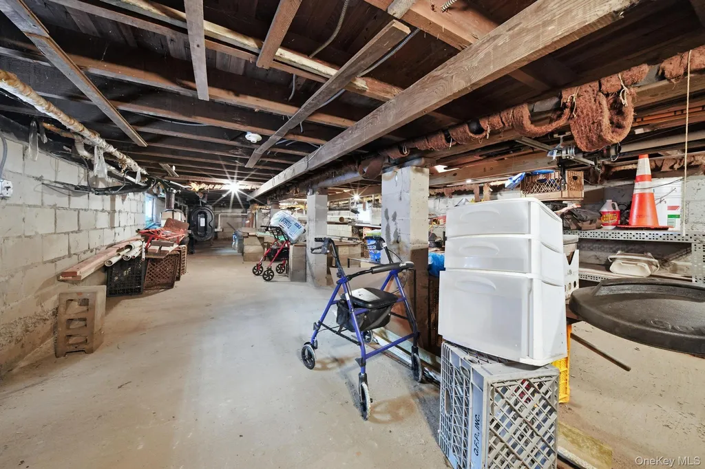 39 W 11th Road Far Rockaway NY 11693