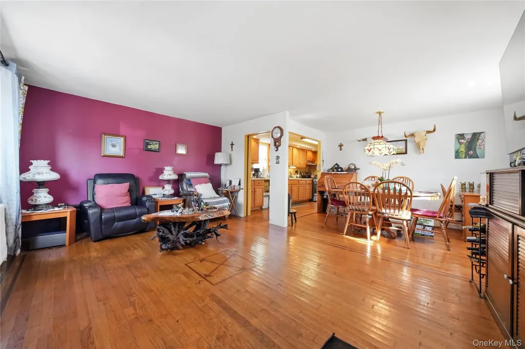 39 W 11th Road Far Rockaway NY 11693