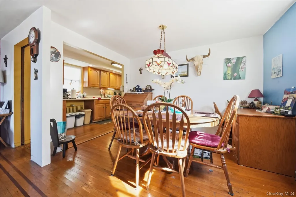 39 W 11th Road Far Rockaway NY 11693