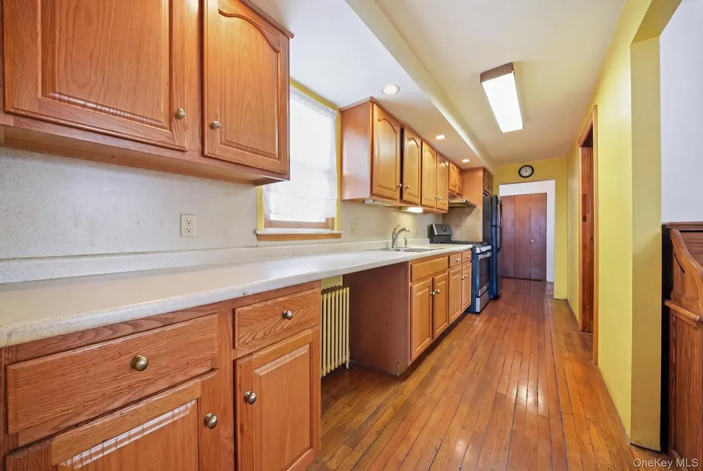 39 W 11th Road Far Rockaway NY 11693