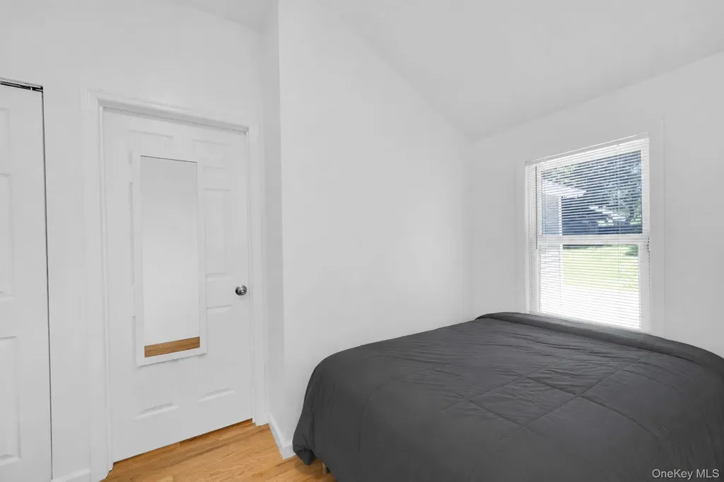 86 Eastview Road Ronkonkoma NY 11779