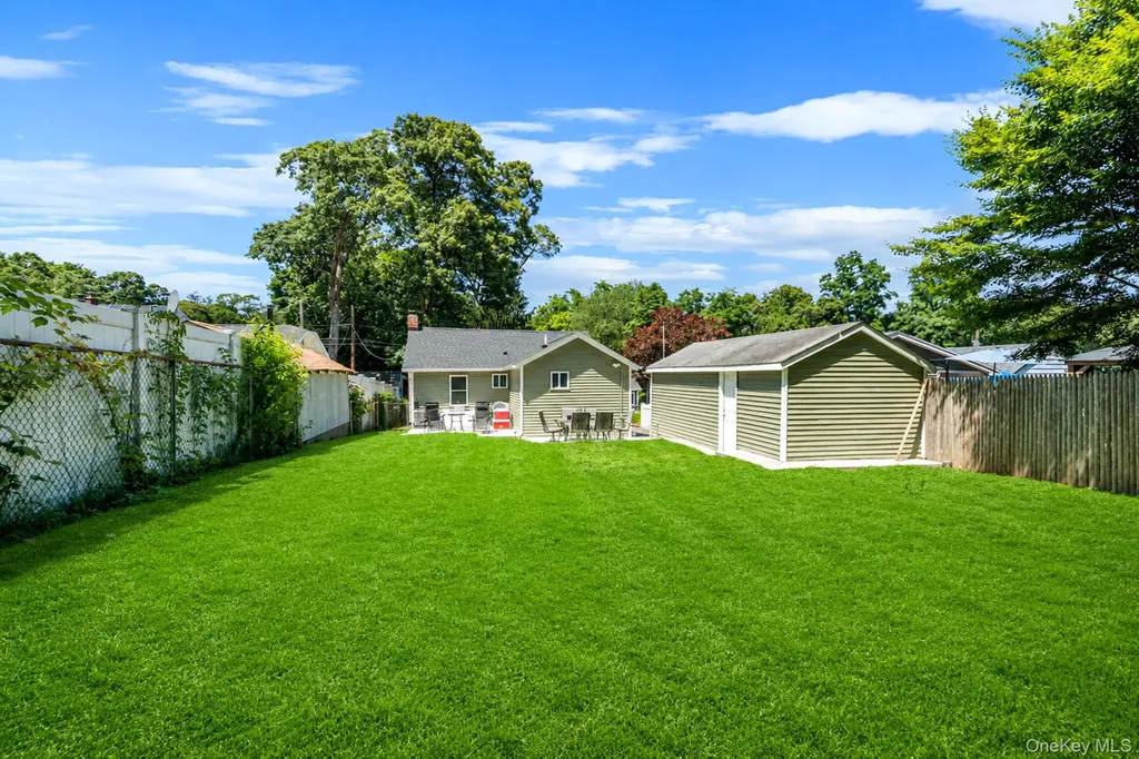 86 Eastview Road Ronkonkoma NY 11779