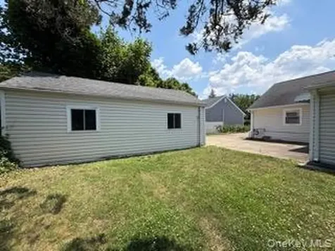 38 Island Street Plainview NY 11803