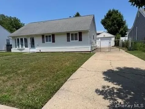 38 Island Street Plainview NY 11803