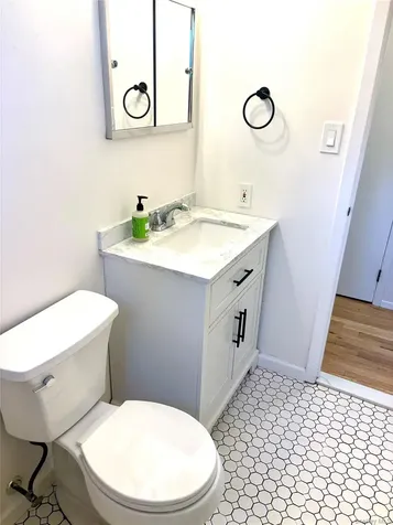 59 Weeks Avenue Oyster Bay NY 11771