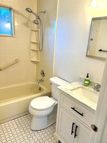 59 Weeks Avenue Oyster Bay NY 11771