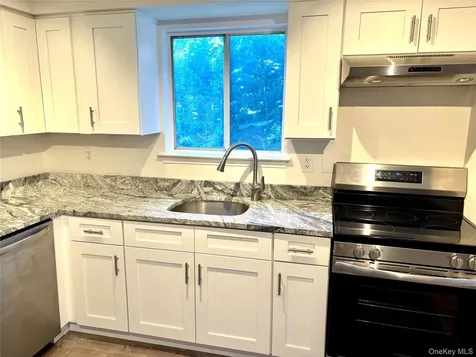 59 Weeks Avenue Oyster Bay NY 11771