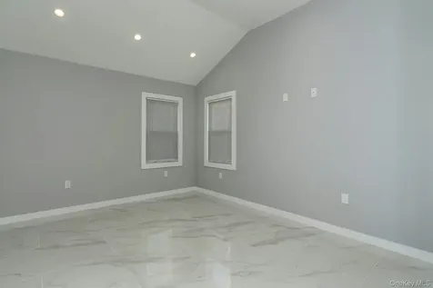 25 Miller Street Glen Cove NY 11542
