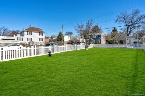 25 Miller Street Glen Cove NY 11542