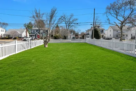 25 Miller Street Glen Cove NY 11542