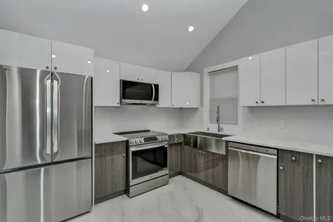 25 Miller Street Glen Cove NY 11542