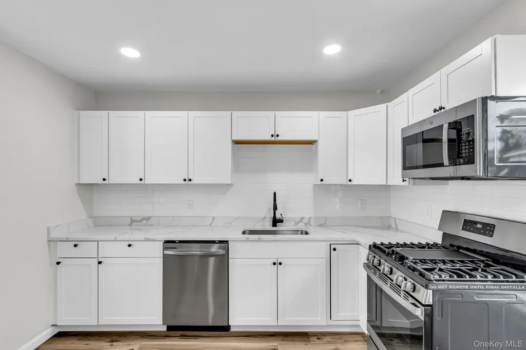 44 Glenwood Avenue Poughkeepsie NY 12603