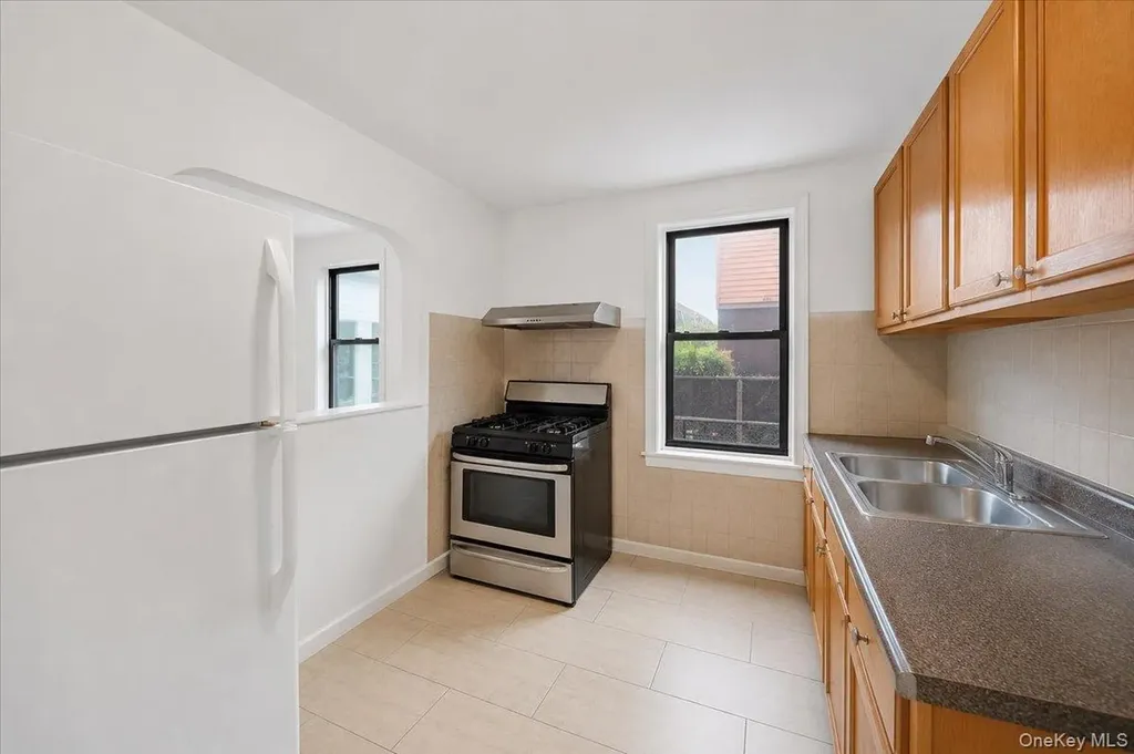 854 Intervale Avenue Bronx NY 10459