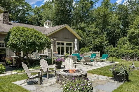 28 Bayberry Lane Bedford Corners NY 10549
